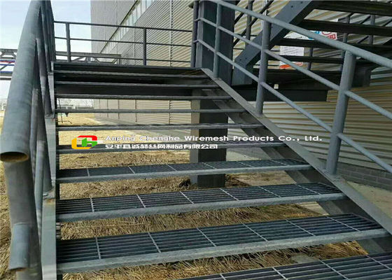 Water / Power Plant Steel Stair Treads Grating Hot Dipped Galvanized